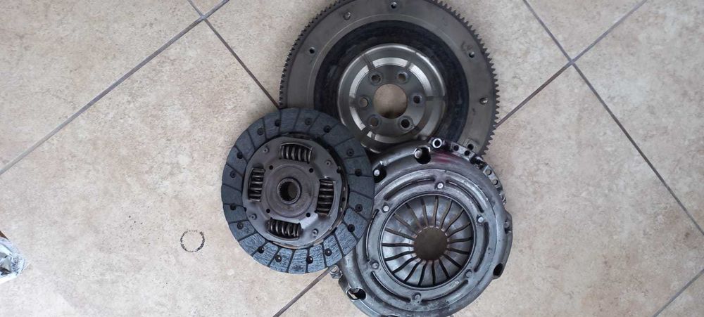 Kit ambreiaj, volanta, placa, disc POLO FABIA SEAT motor 1.2 benzina