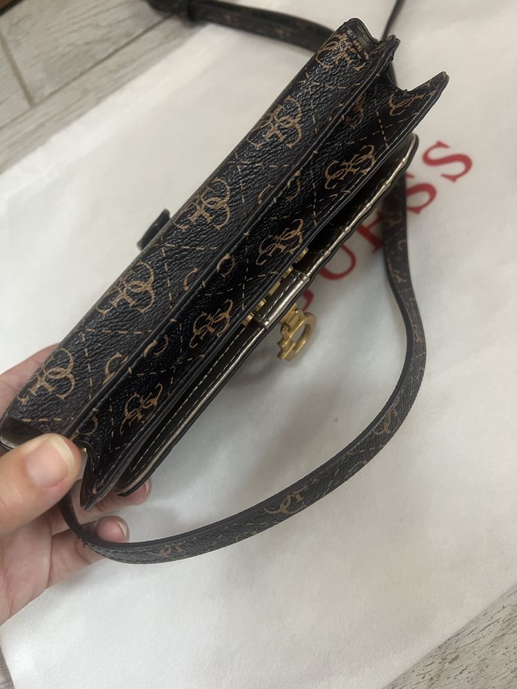 Оригинална чанта guess