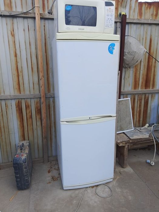 Продам холодильник 15000