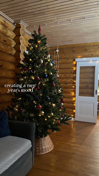 Продам Новогоднюю ёлку