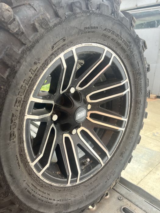 Jante can am r14 oret 5000lei se vand cu tot cu cauciucuri