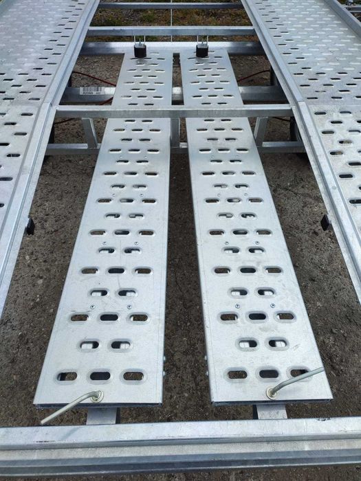 Platforma - Trailer 4,5 sau 5 m 2000-2700Kg  aplecată spate