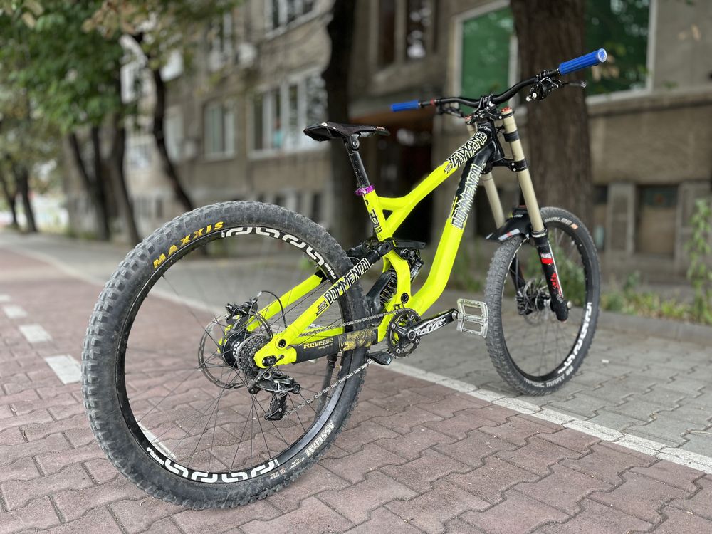 Commencal v3 size L