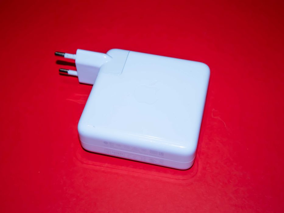 Apple 96W USB-C зарядно (оригинал A2166) за MacBook Pro - тествано