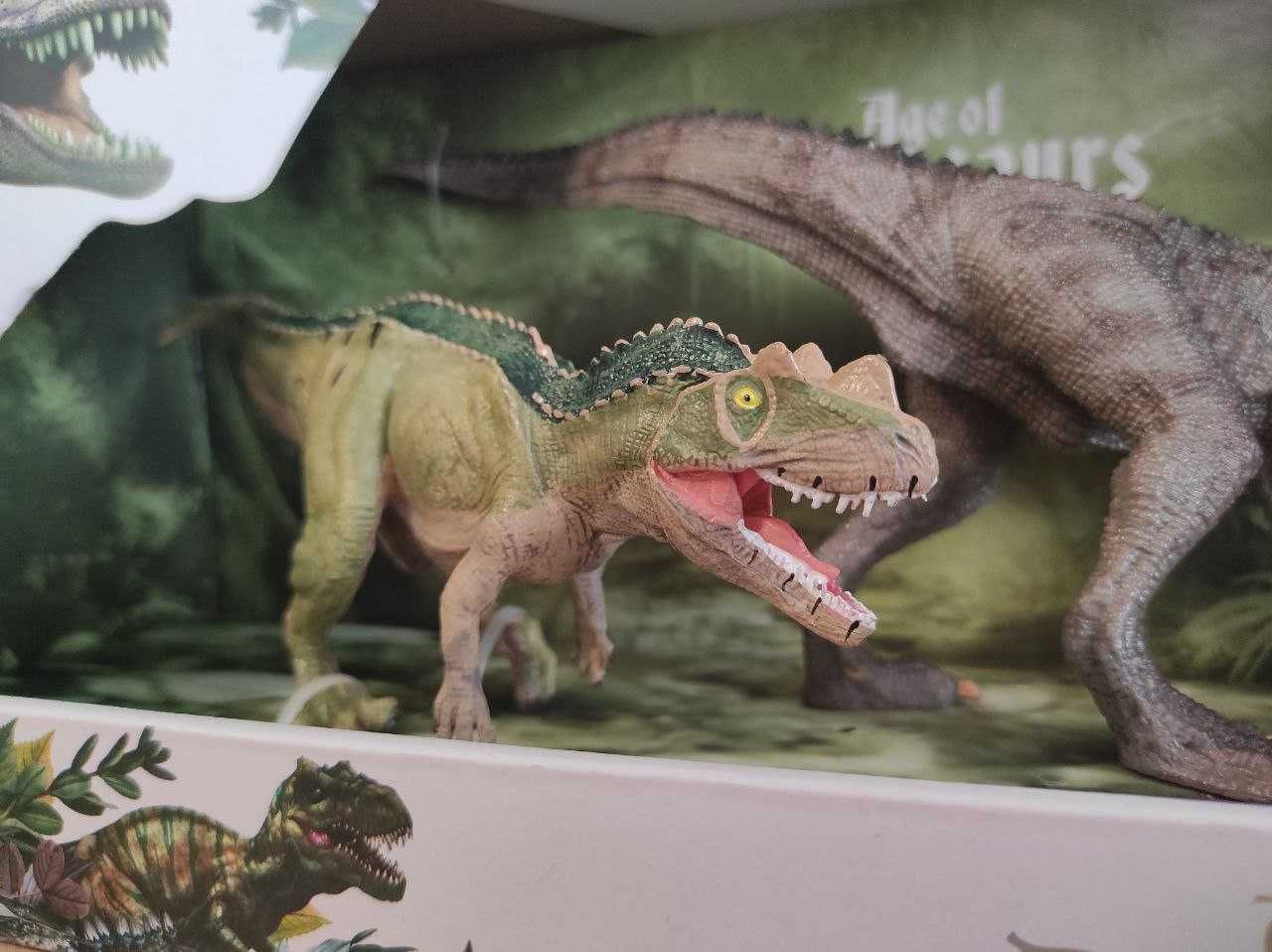 Набор хищные динозавры (Карнотавр, Криолофозавр, Цератозавр)