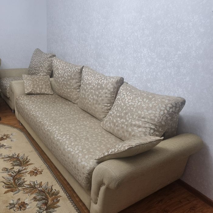 Диван раскладной и 2 кресла в хорошем состоянии