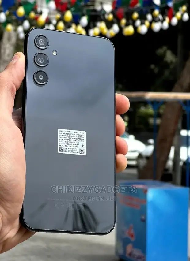 Samsung galaxy a24 4/128ekrani singan 100 min somli ishi bor