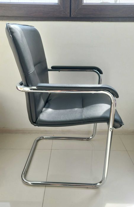 Scaun de bucatarie / birou