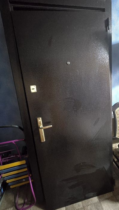 Железная входная дверь с коробкой