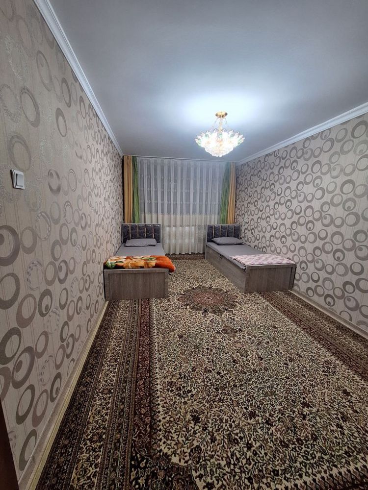 Квартира посуточно. Более 4 человек=скидка. Парочкам не беспокоить
