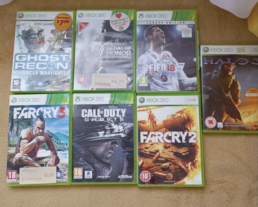 Xbox 360 с 2бр джойстици и 7бр игри