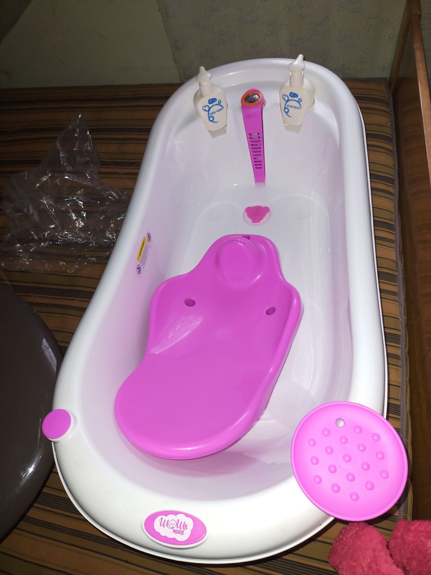 Cadita ergonomica cu reductor detasabil si termometru Little Mom Pink