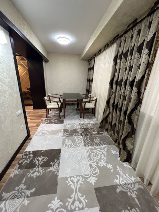 Сдаётся аренда срочно Ц.2 Ор-р Алайский Базар 3/комнатная