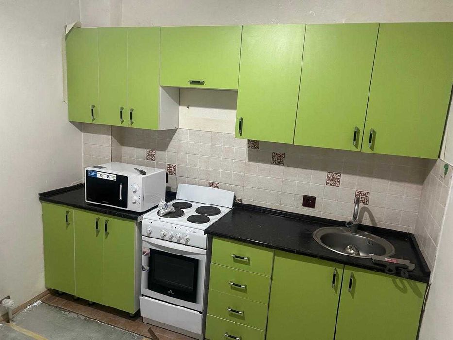 Продам кухню зеленую