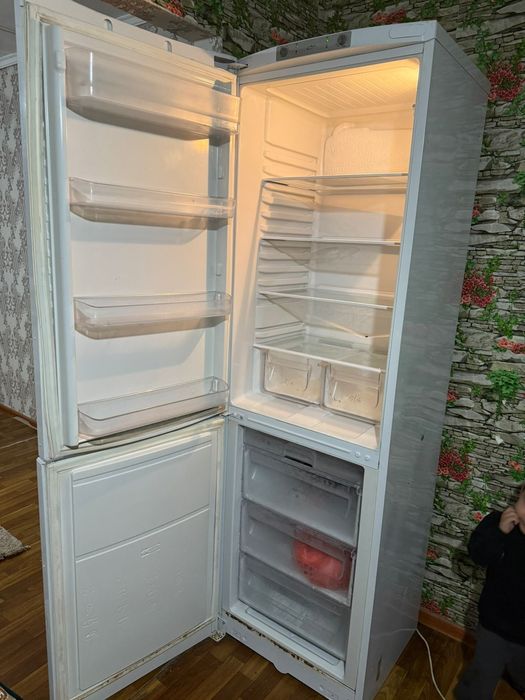 Холодильник хорошо работает