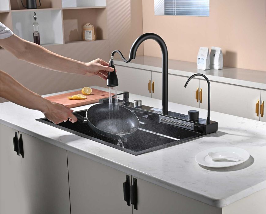 Черна мултифункционална кухненска мивка с двоен водопад
