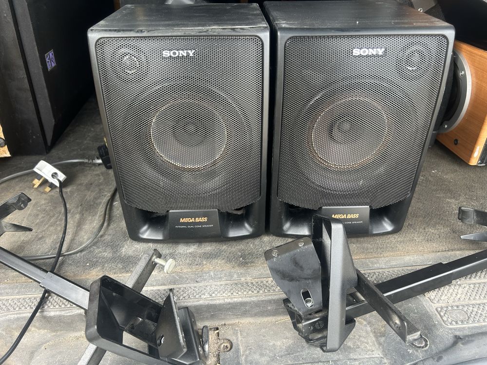 тонколони Sony със стойки