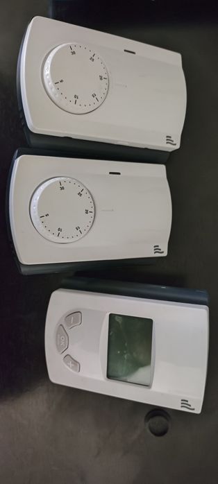 Vând termostat Purmo