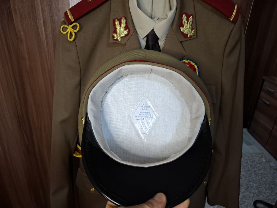 Costum militar Exceptional