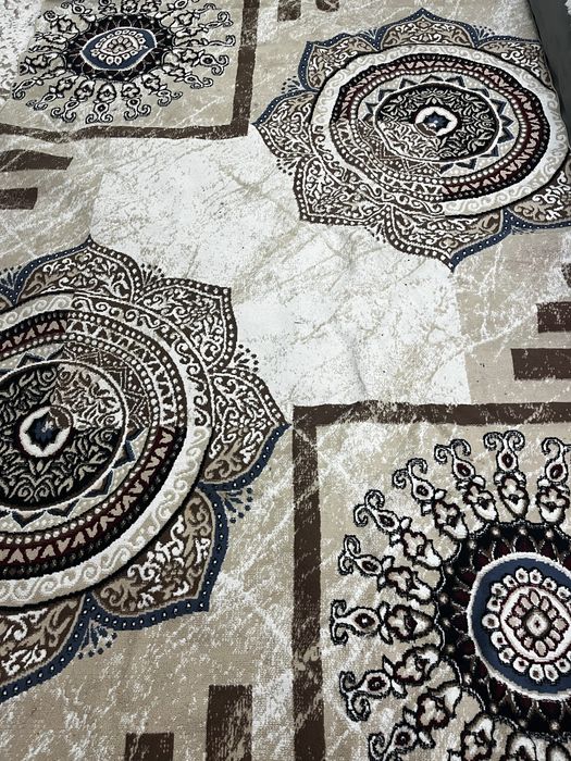 Ковер в хорошем состоянии