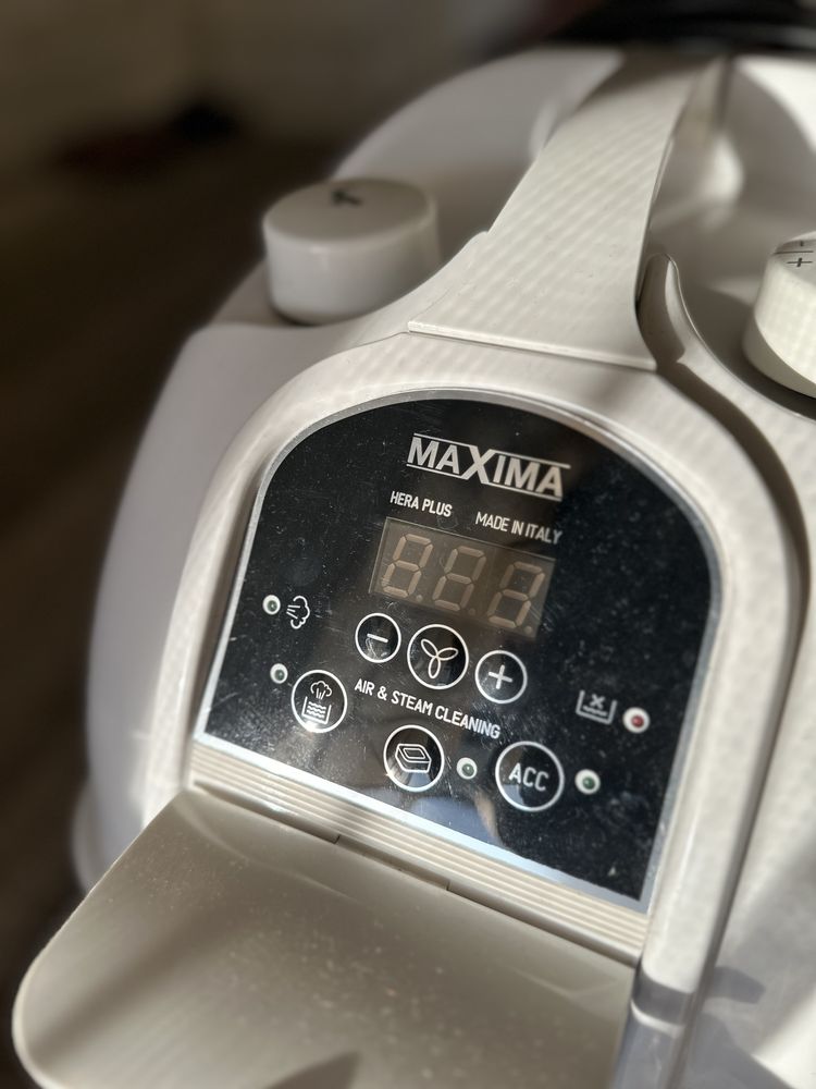 Продаю пылесос Maxima