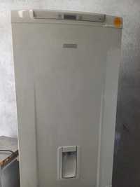 Хладилник с фризер Електролукс