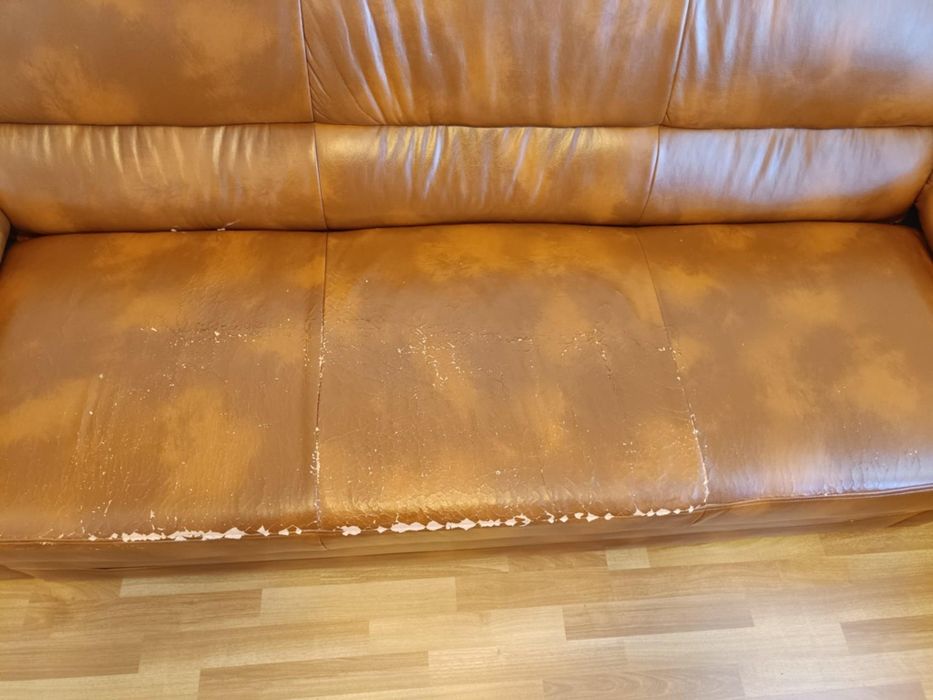 Canapea necesita retapițare