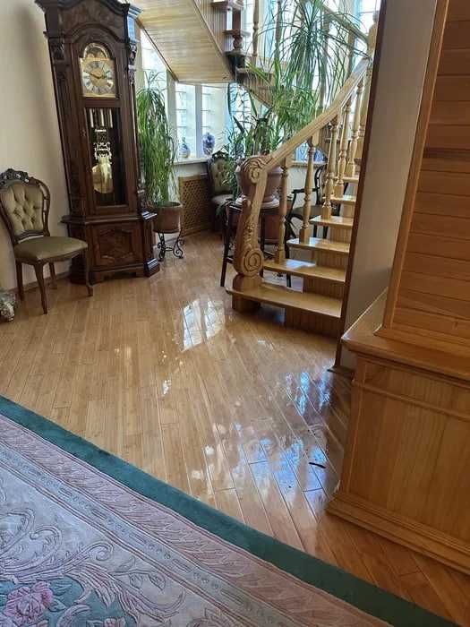 Новомосковская Продается дом Мирзо Улугбек Соток 13,6  Фасад 40м2