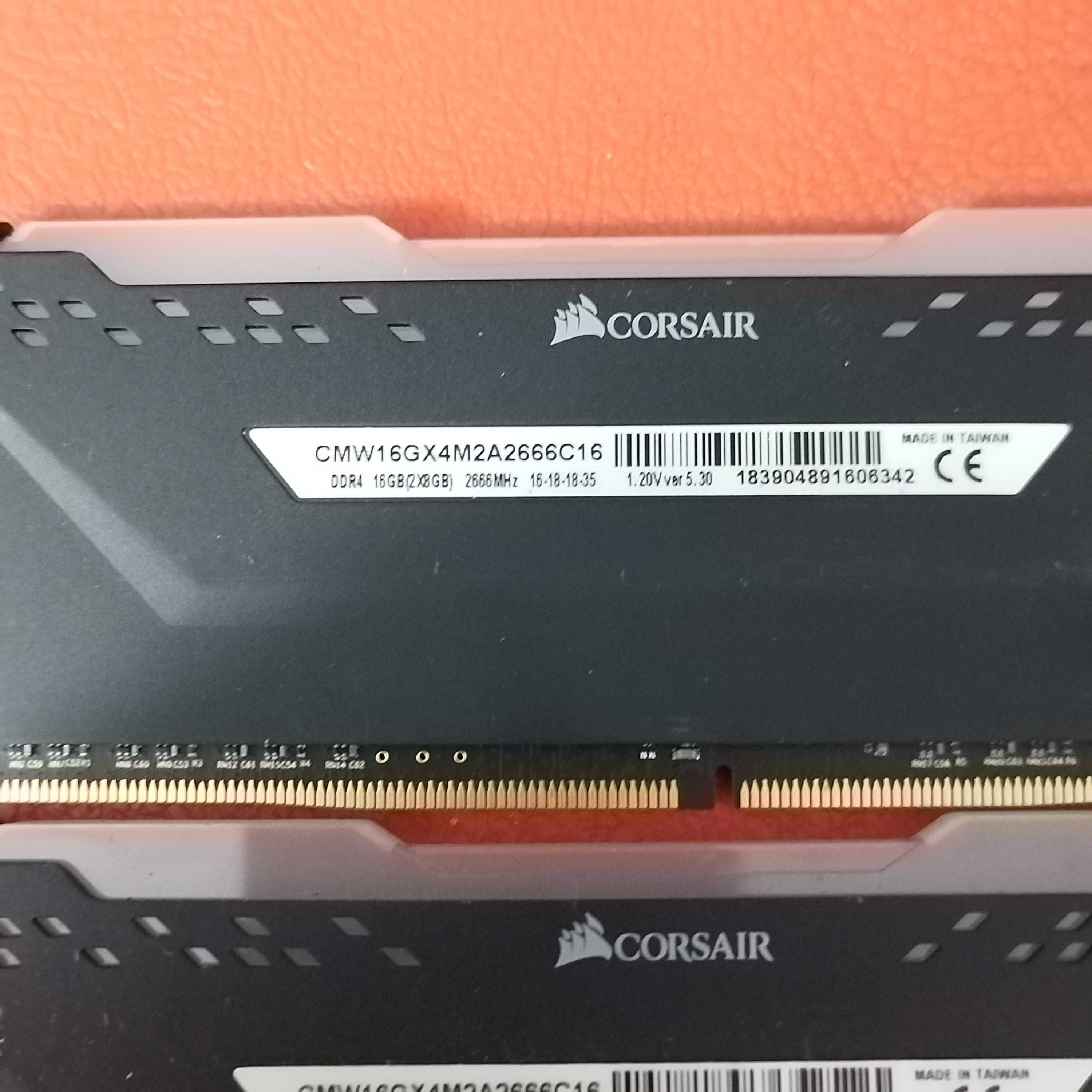 Rami 32GB Corsair DDR4 RGB