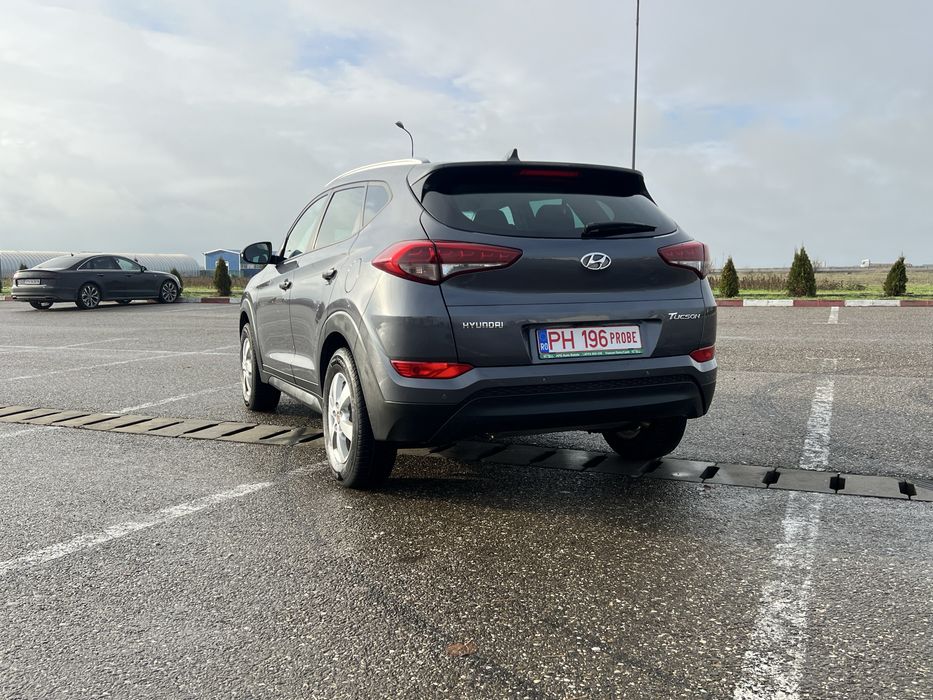 Hyndai Tucson  1.7 CRDi