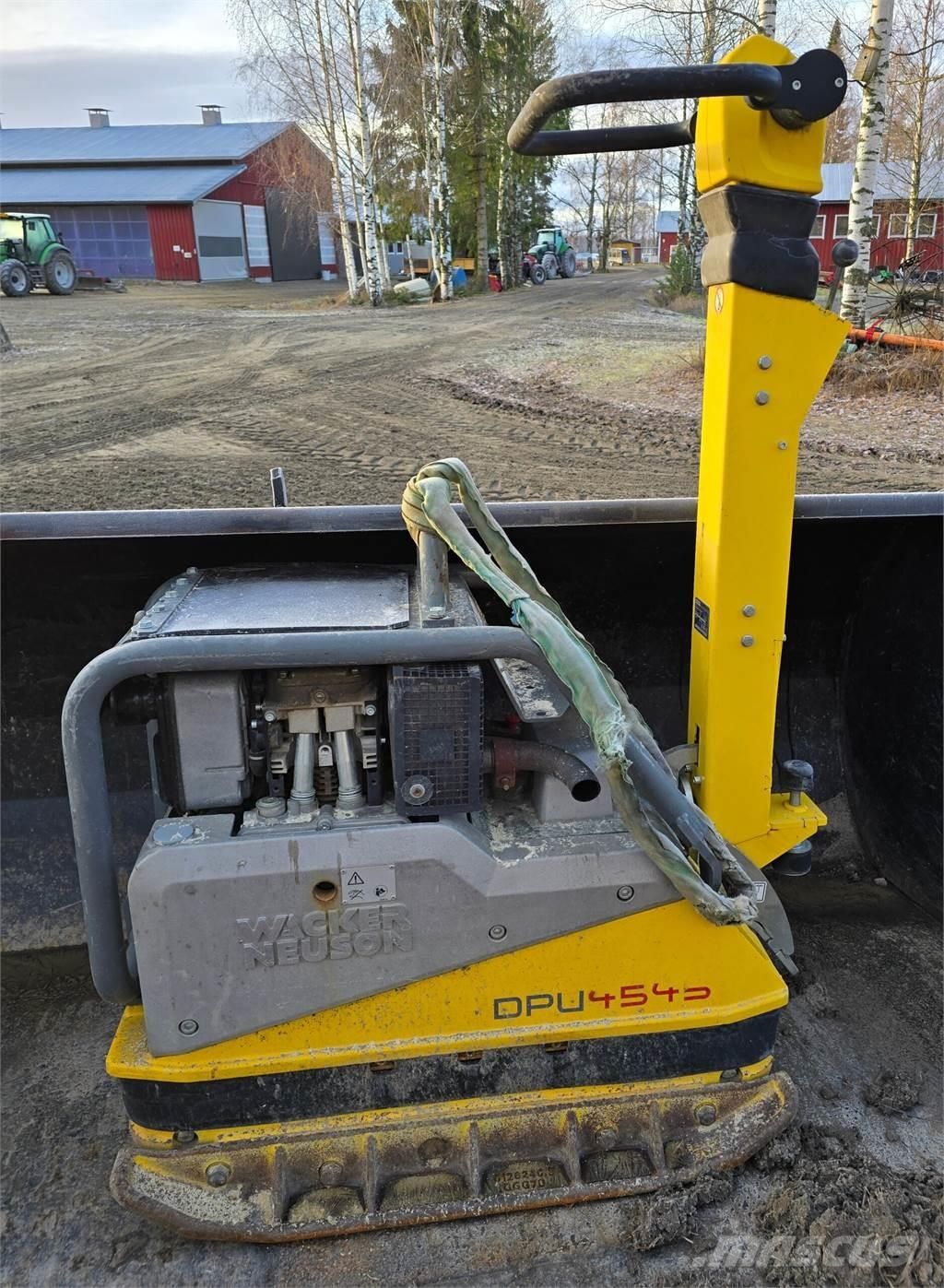 Inchiriez Buldoexcavator Bobcat Demolare Picon Inchiriat