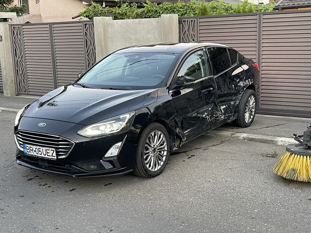 Ford Focus 1.0 Ecoboost Titanium Automata - Usor Avariat