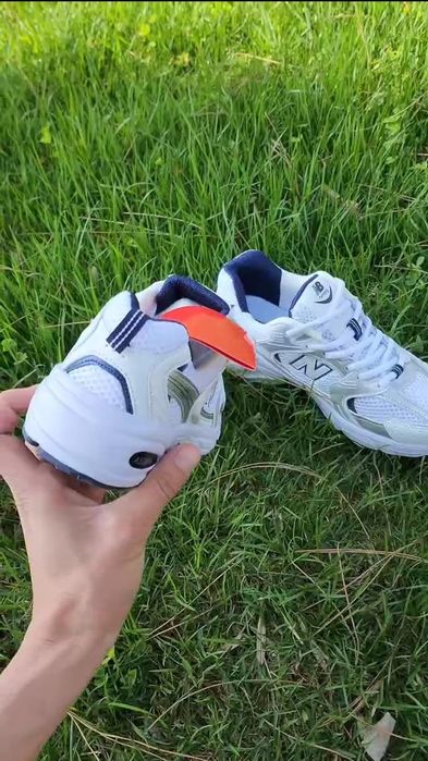 Yoshlar krossovkalari

 Yoshlar uchun krossovkalar - bu yoshlar uchun