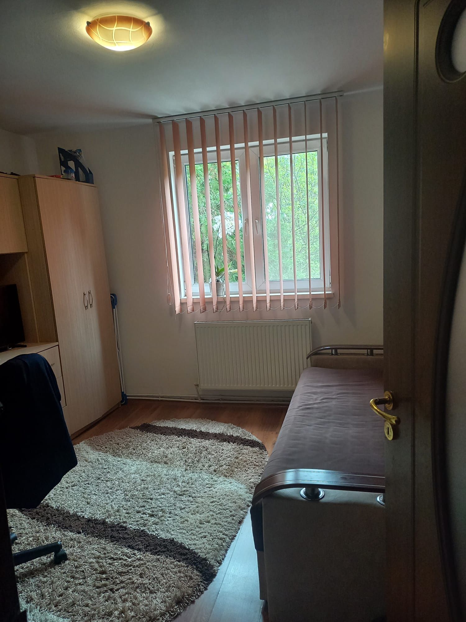 Persoana fizica vand Apartament 2 camere zona SF.Vineri