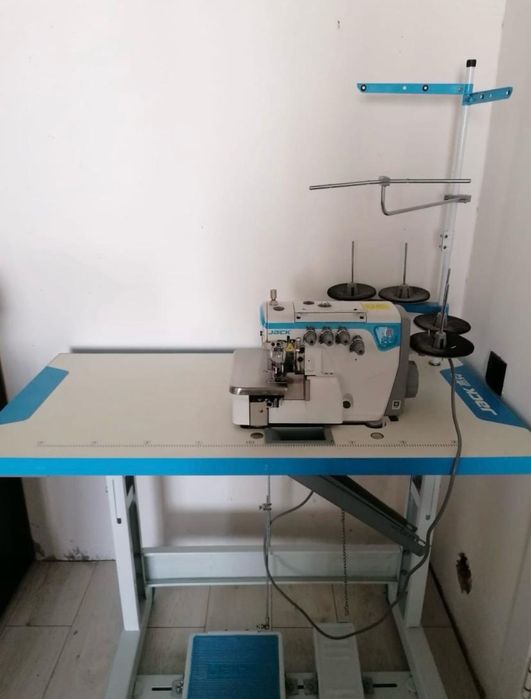 Швейная машина JACK