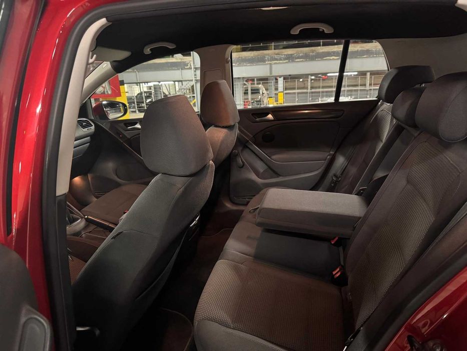 Volkswagen Golf 5 1.4 MPI 2009 + bonus set roti iarna