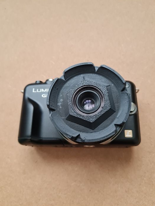 Продавам focus free Panasonic Lumix GF3 combo