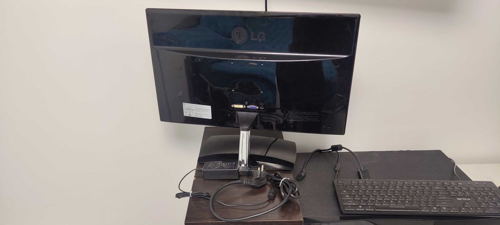 Monitor LED 22 LG E2251T 22 " Inch LED Monitor Full HD 5ms