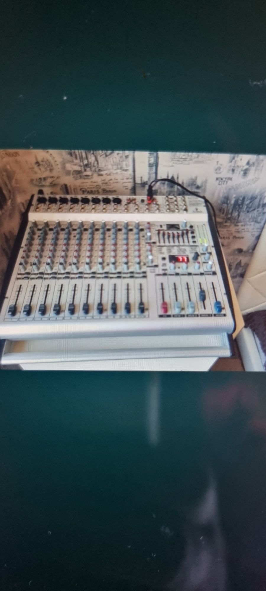 Тон колони сватбарски и мишпулт Behringer pmx3000