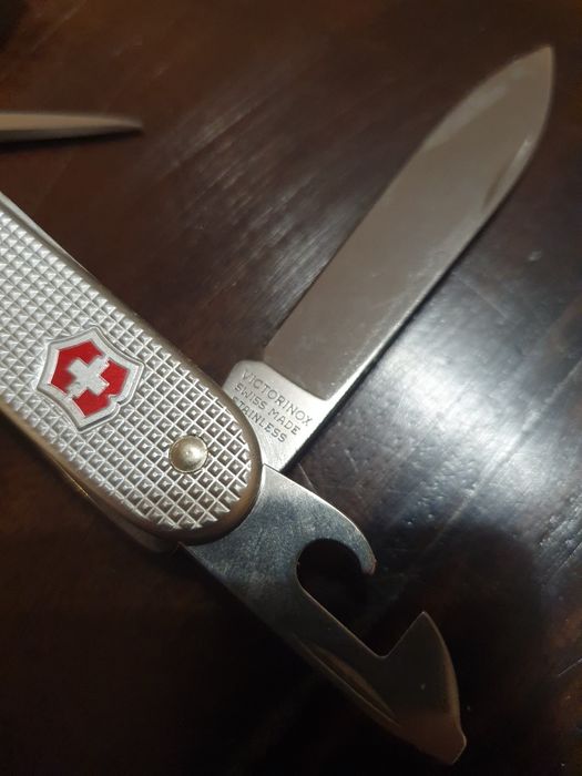 Викторинокс Victorinox Swiss Made Швейцарско Ножче