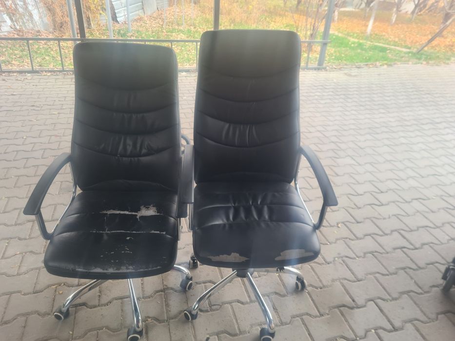 Продам офисные кресла