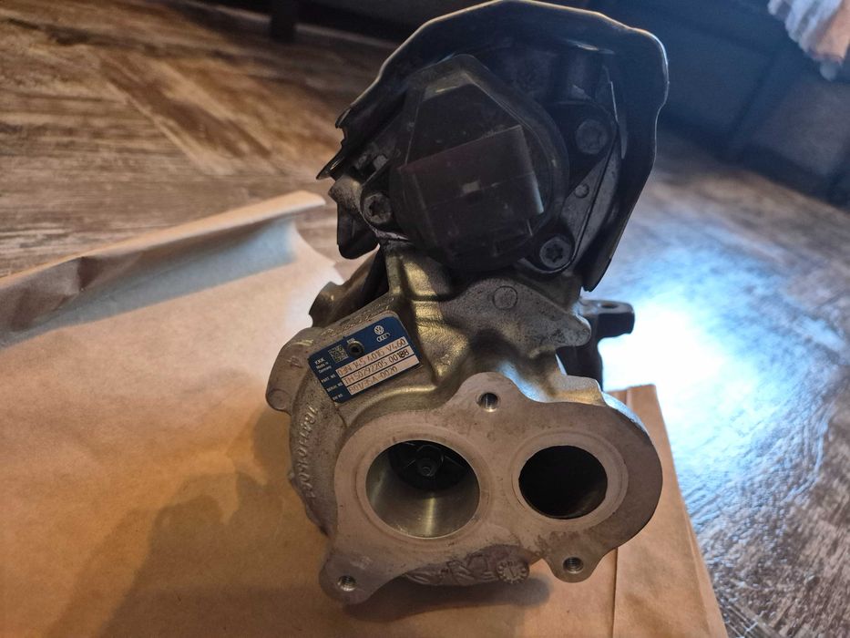 BorgWarner турбина оригинална VAG 2.0TDI Bi-Turbo CUAA 240k. VW TIGUAN