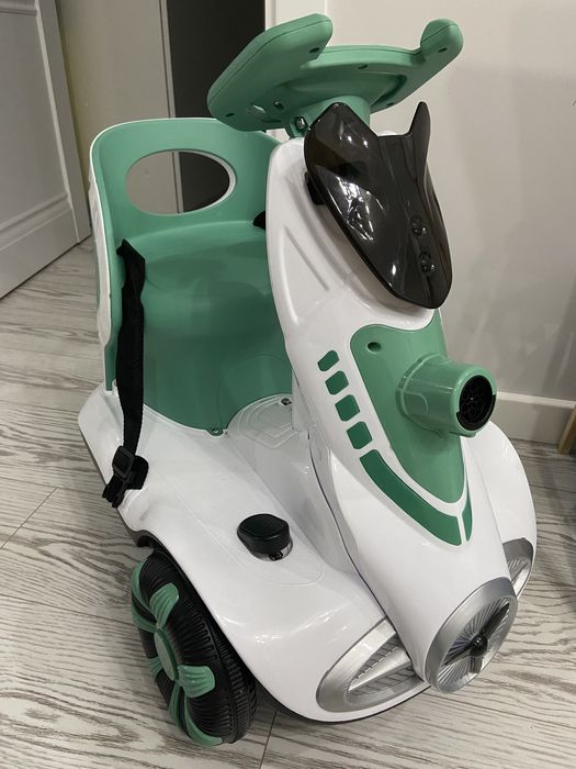 Электро-машинка на пульте