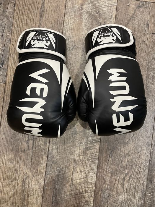 Боксови ръкавици Venum Challenger 3.0, White/Black 14 oz