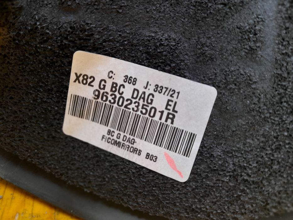 Огледало рено  Tрафик виваро Opel vivaro Renault Trafic 2021г