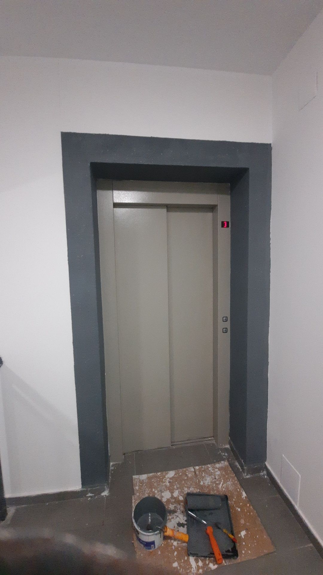Zugrăvim scări de bloc la un preț mic