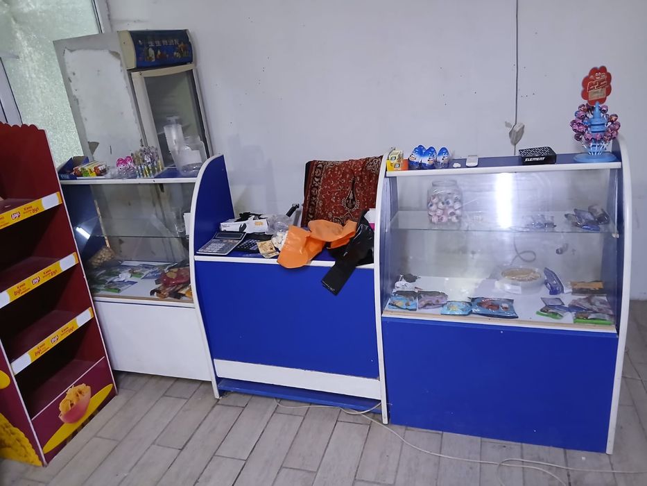 Витрина для магазина полки для магазина