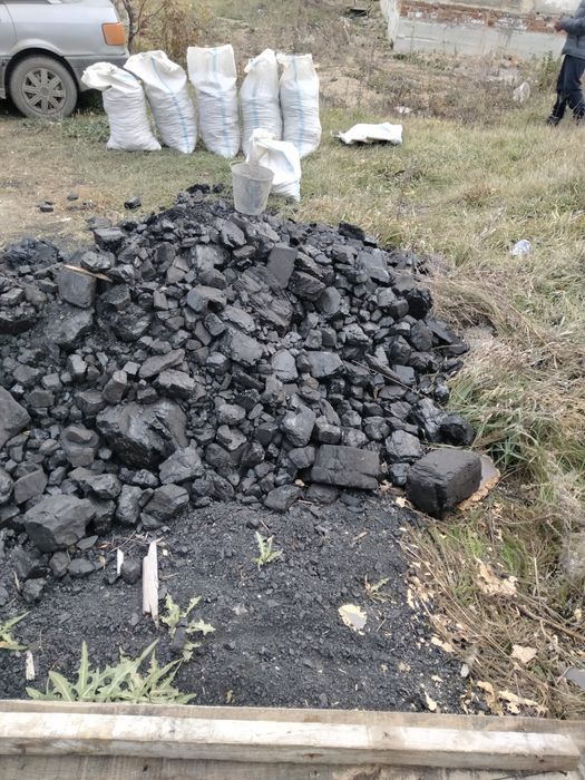 Продам уголь в мешках ,дрова в мешках