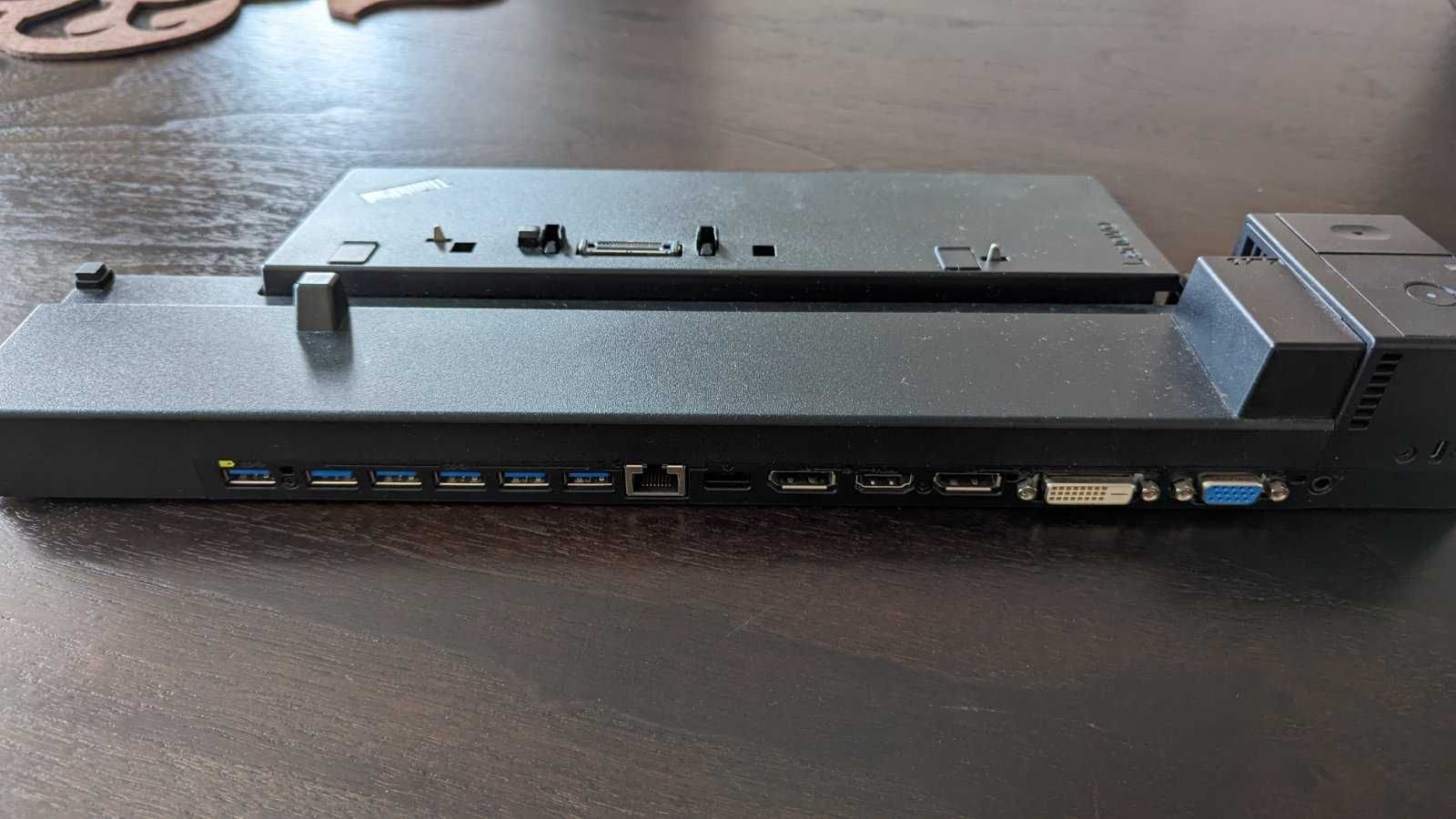 Докинг станция Lenovo ThinkPad Workstation 40A5 за P50, P51, P70, P71