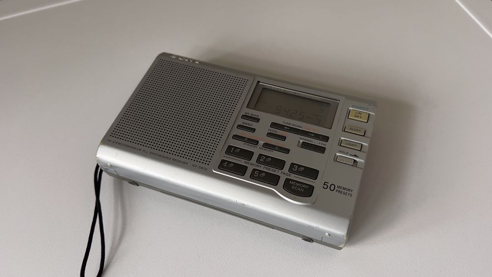 Vintage Radio Sony ICF-SW35 1999 Tokyo.